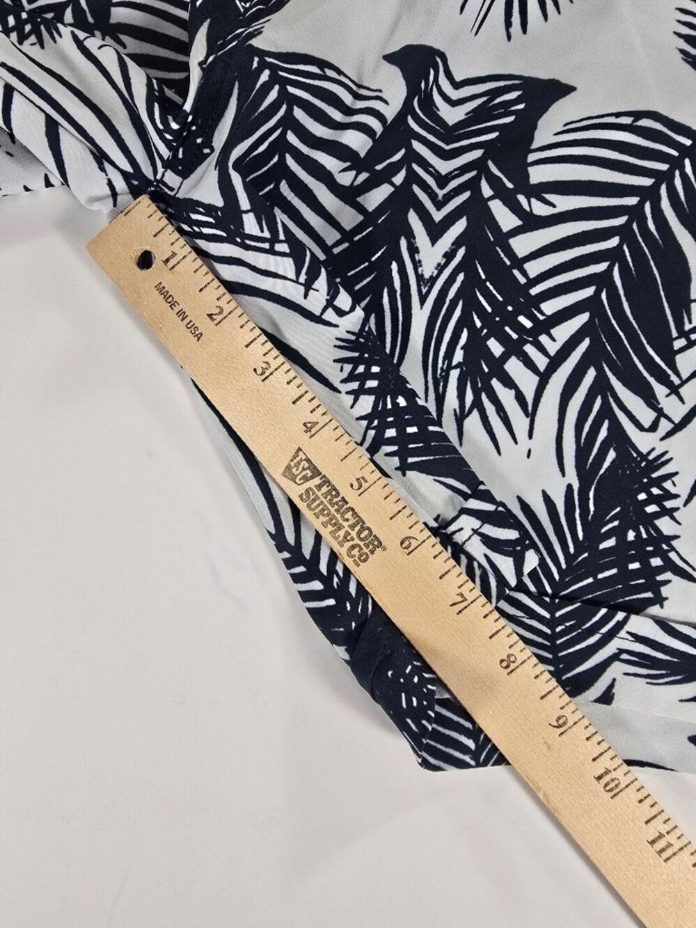 Andrew Christian California Collection Blue White Tropical Leaf Shorts Mens 32 - Picture 7 of 9